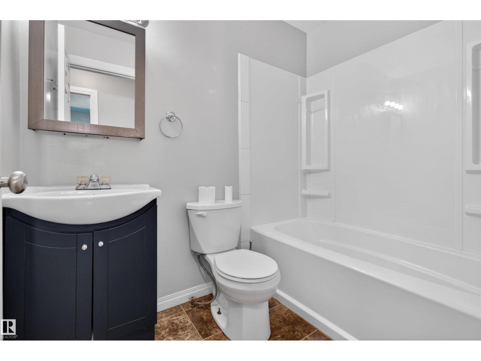 #8 14105 82 ST NW - 17