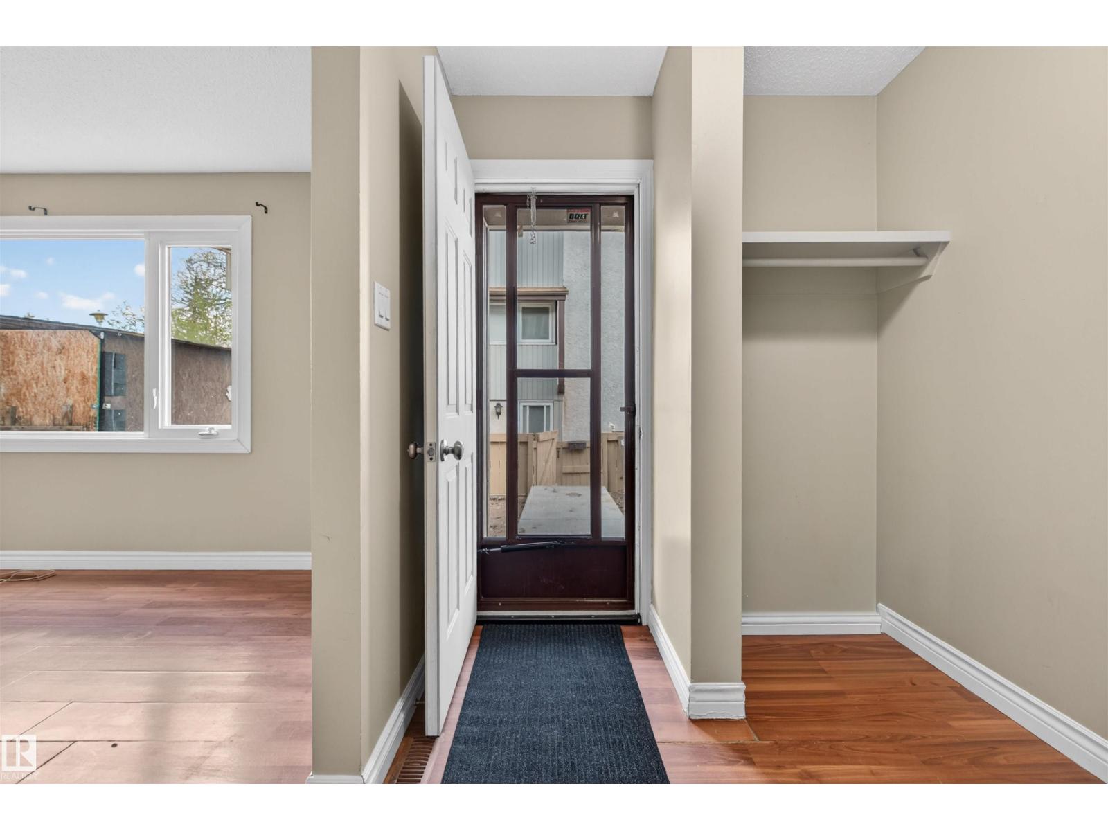 #8 14105 82 ST NW - 2