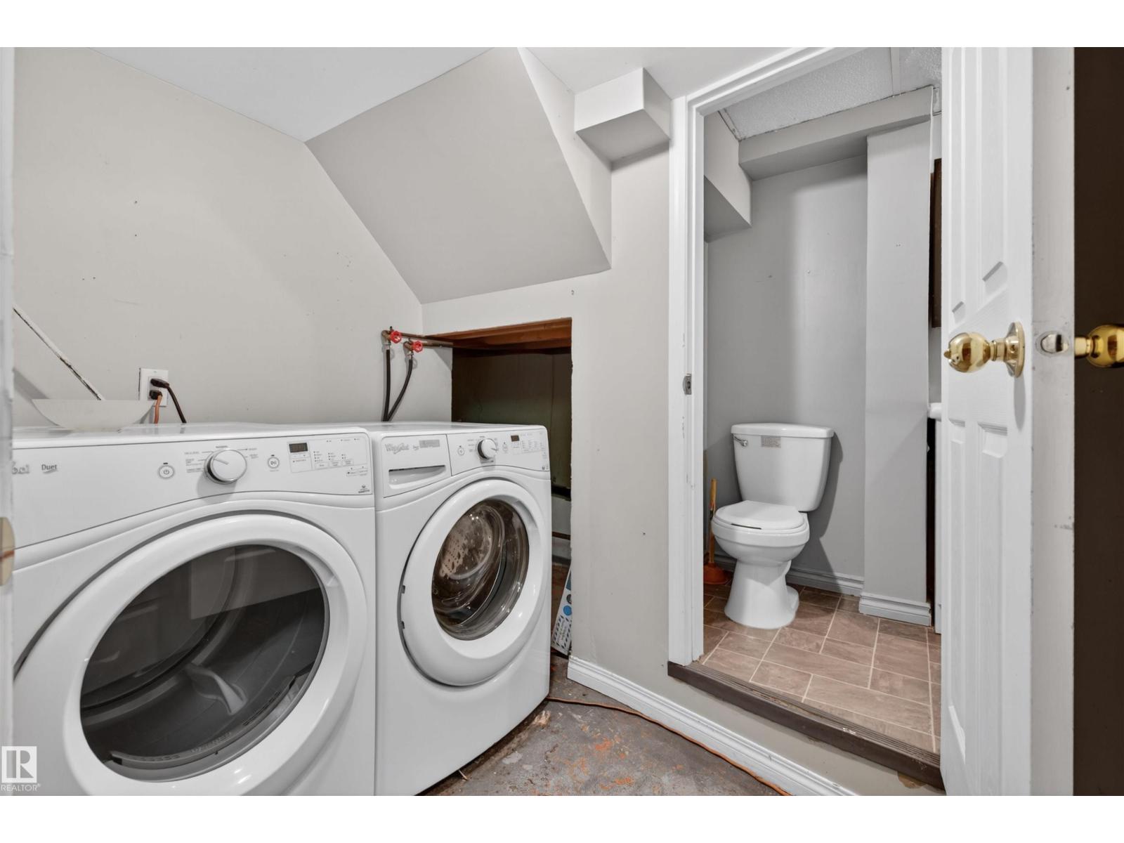 #8 14105 82 ST NW - 29
