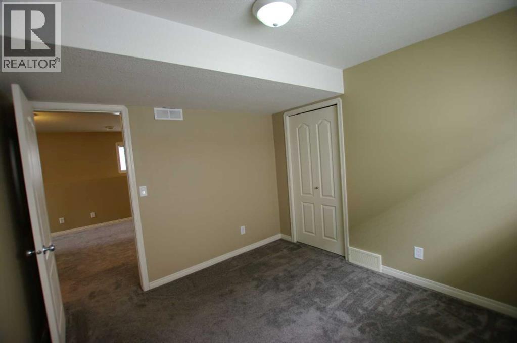 10660 125 Avenue - 12