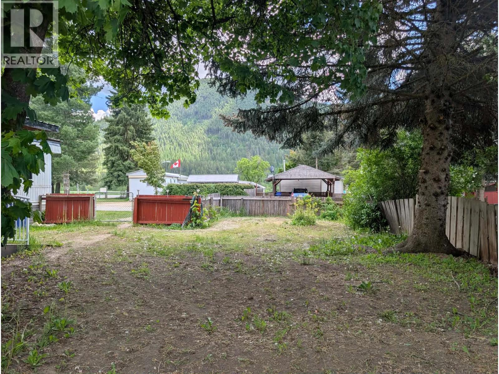#E9 446 Mabel Lake Road - 27