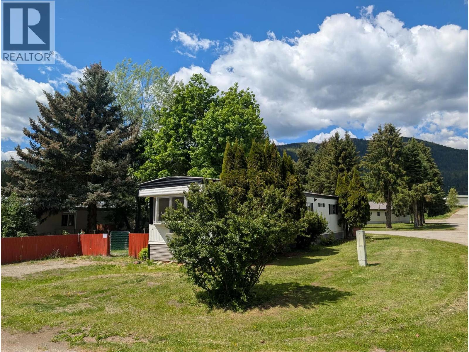 #E9 446 Mabel Lake Road - 33