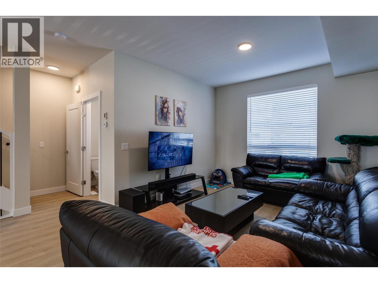 #172 4025 Gellatly Road S - 15