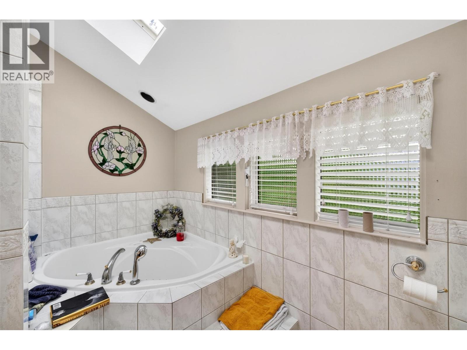  331 18 Street Southeast, Salmon Arm