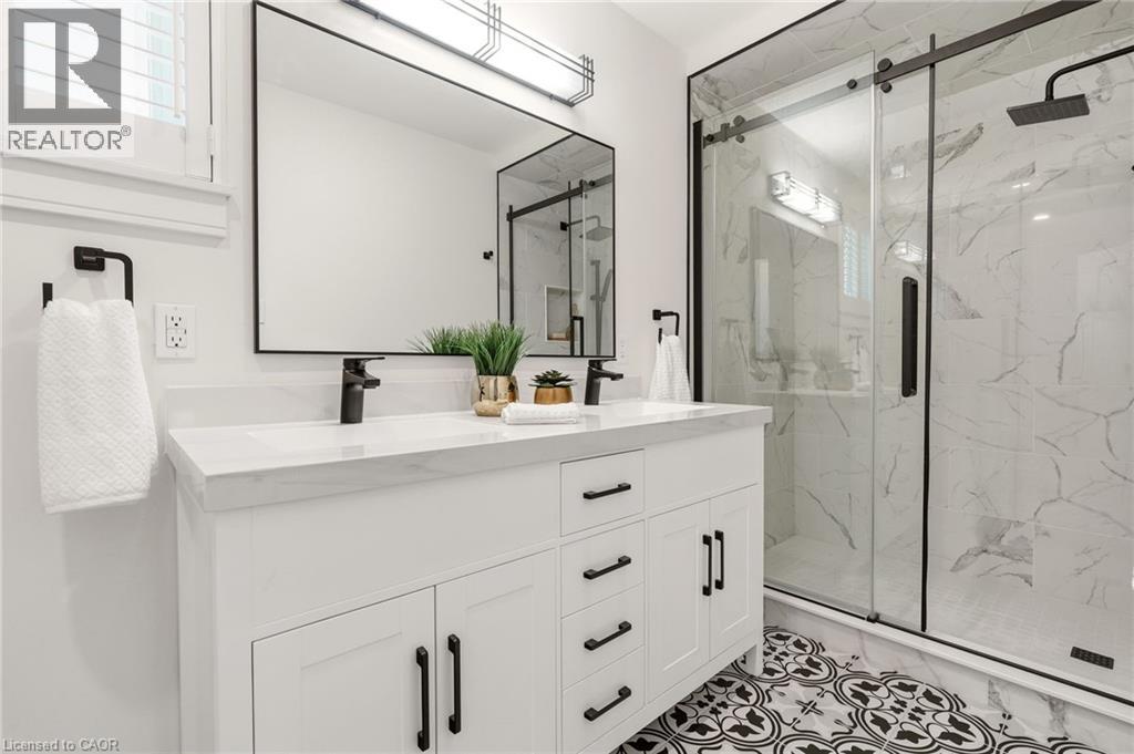 2347 TWEEDSMUIR Court - 32
