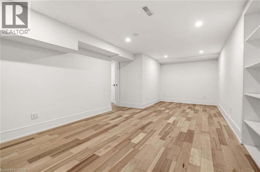 2347 TWEEDSMUIR Court - 39