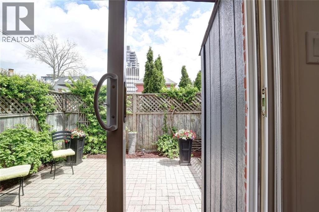 463 BLATHWAYTE Lane, Burlington, Ontario, L7S1Y4 — Photo 8
