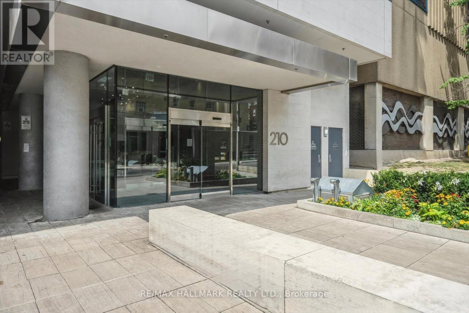 #1210 210 SIMCOE STREET E - 4