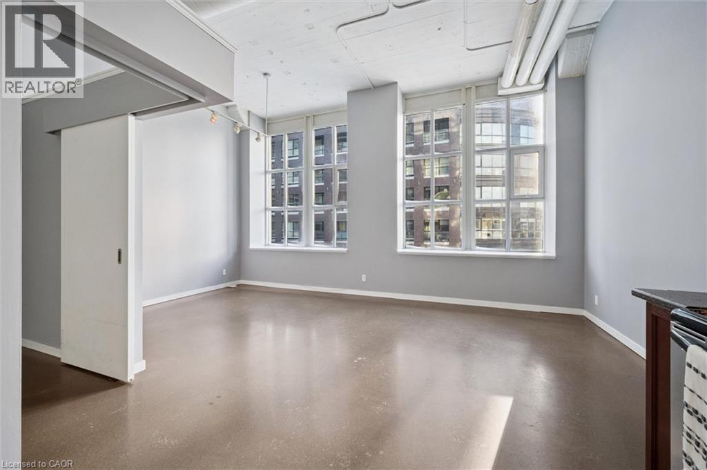 #218 410 KING Street W - 6