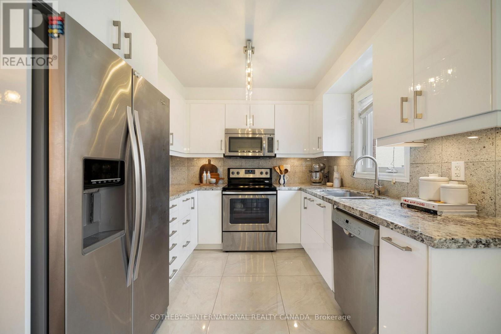 66 LEALINDS ROAD - 15