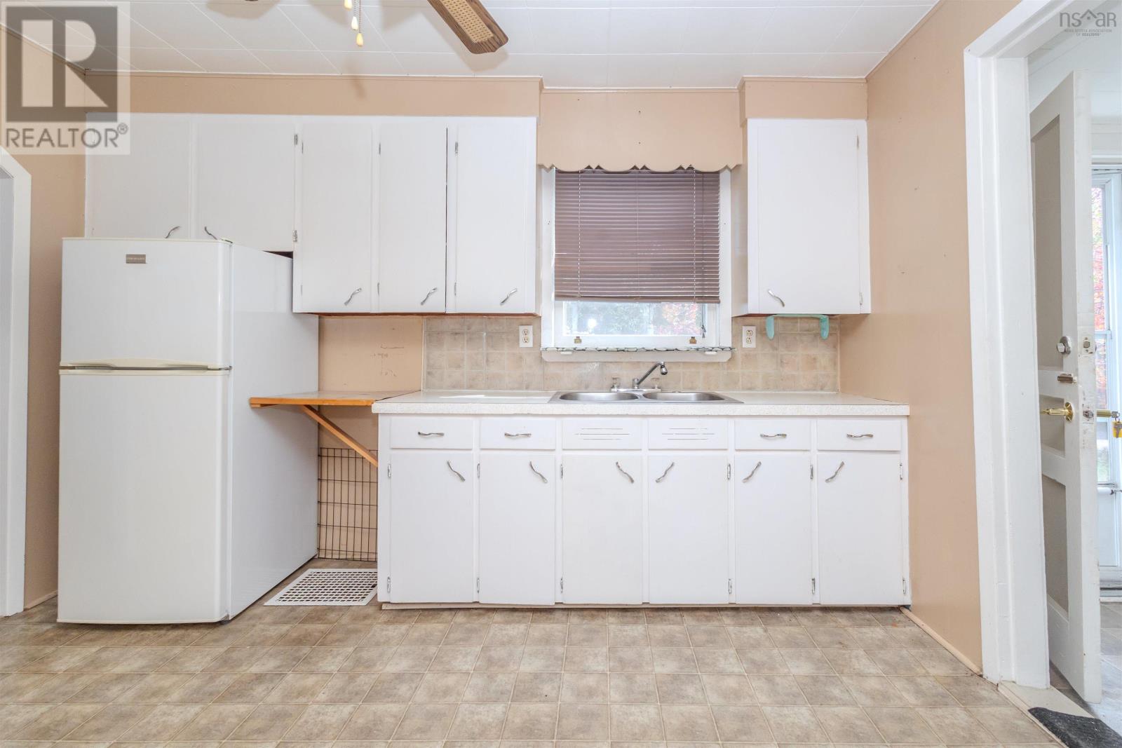 1284 George Street - 10
