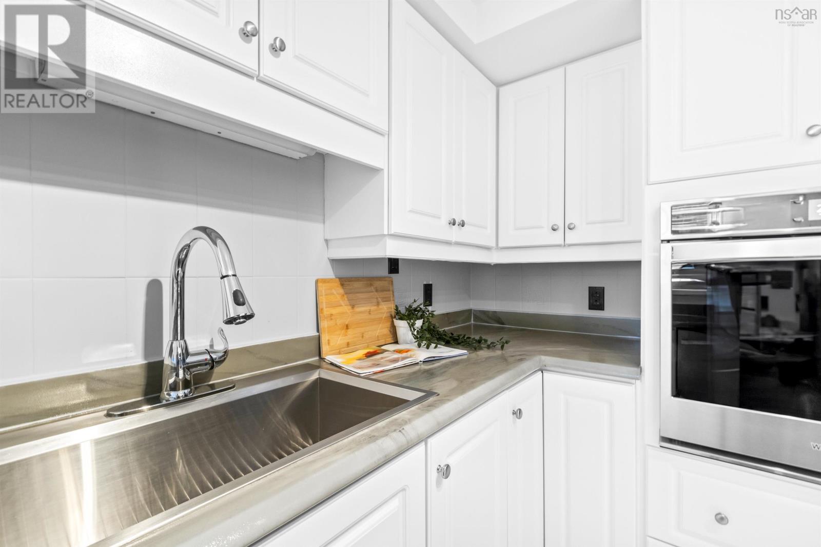 #702 1465 Brenton Street - 21