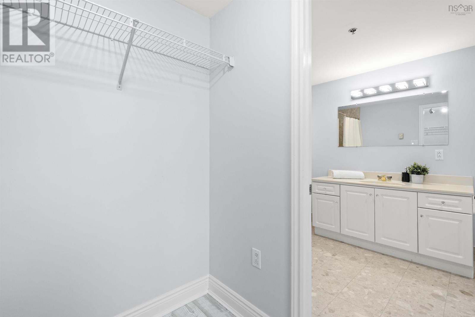 #702 1465 Brenton Street - 33