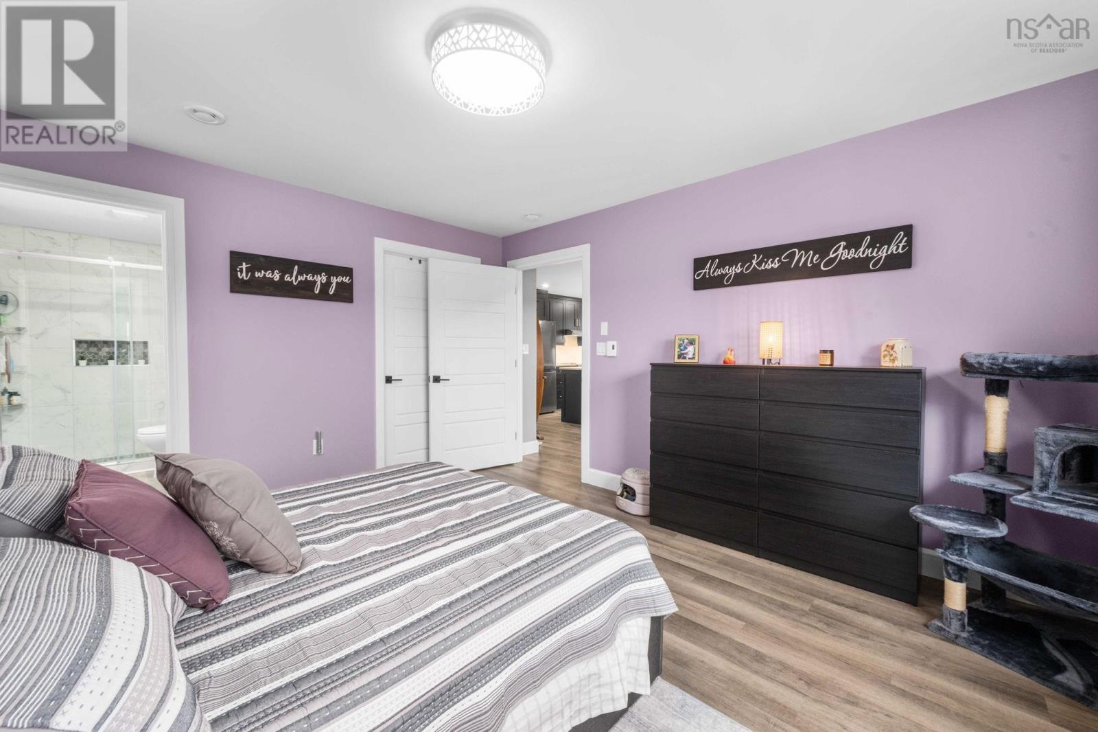 35 Elizabeth Avenue - 22