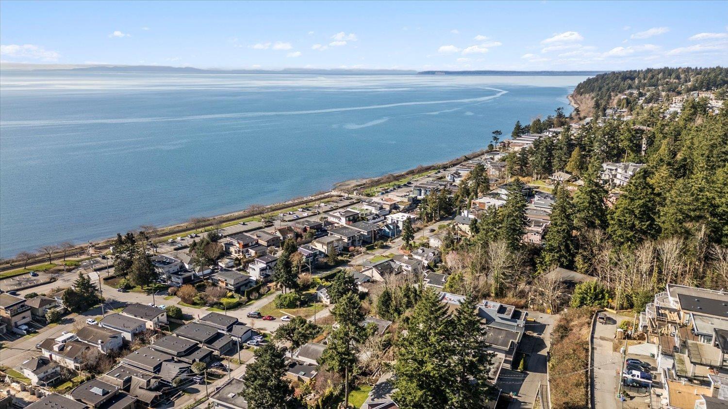 14667 W BEACH AVENUE, White Rock