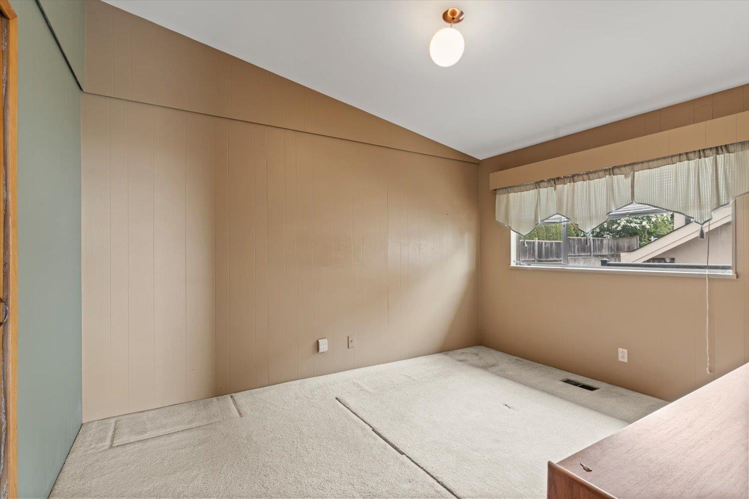 14667 W BEACH AVENUE, White Rock