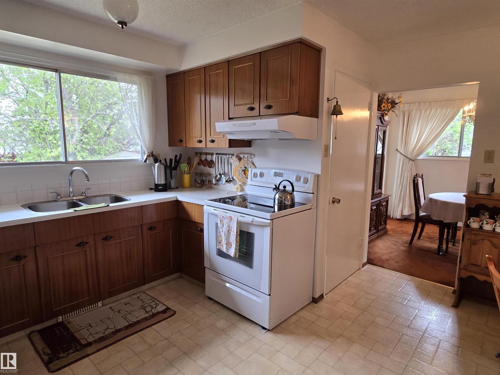 6808 135A AV NW NW - 10