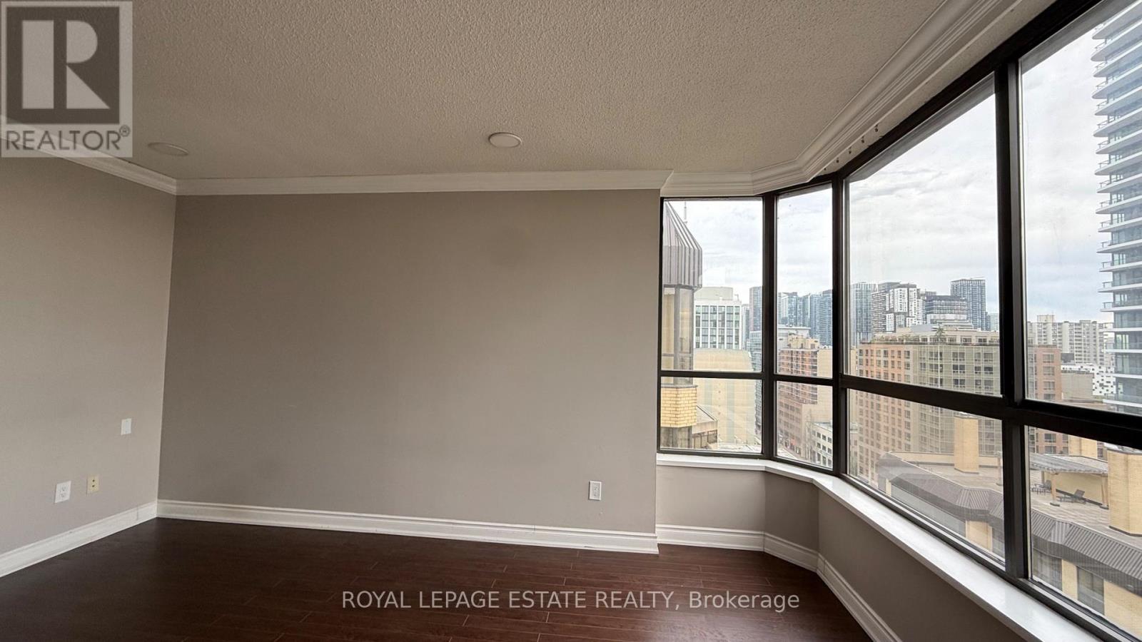 #PH3 280 SIMCOE STREET - 2