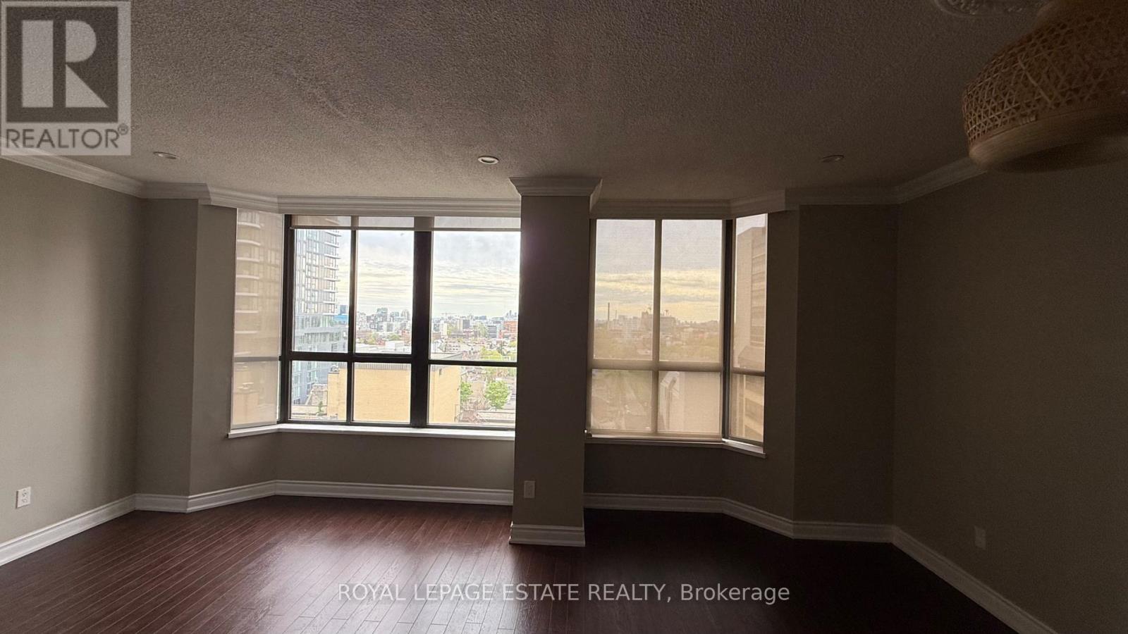 #PH3 280 SIMCOE STREET - 6
