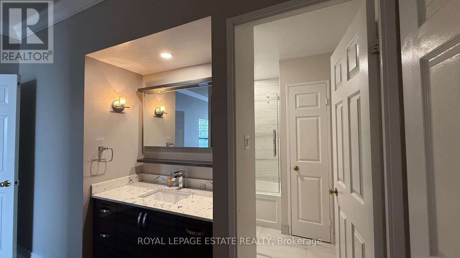 #PH3 280 SIMCOE STREET - 4