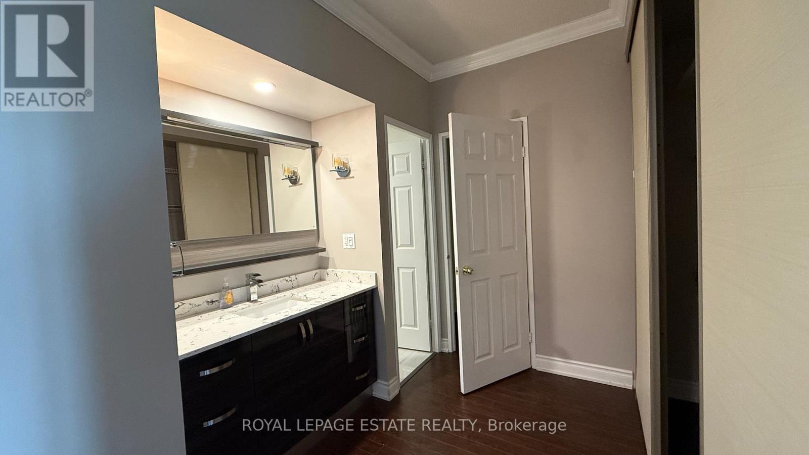 #PH3 280 SIMCOE STREET - 3