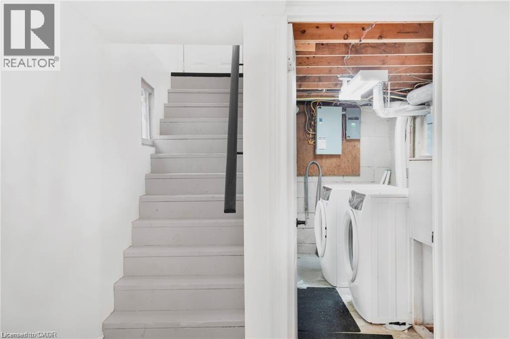 68 YORK Road - 24