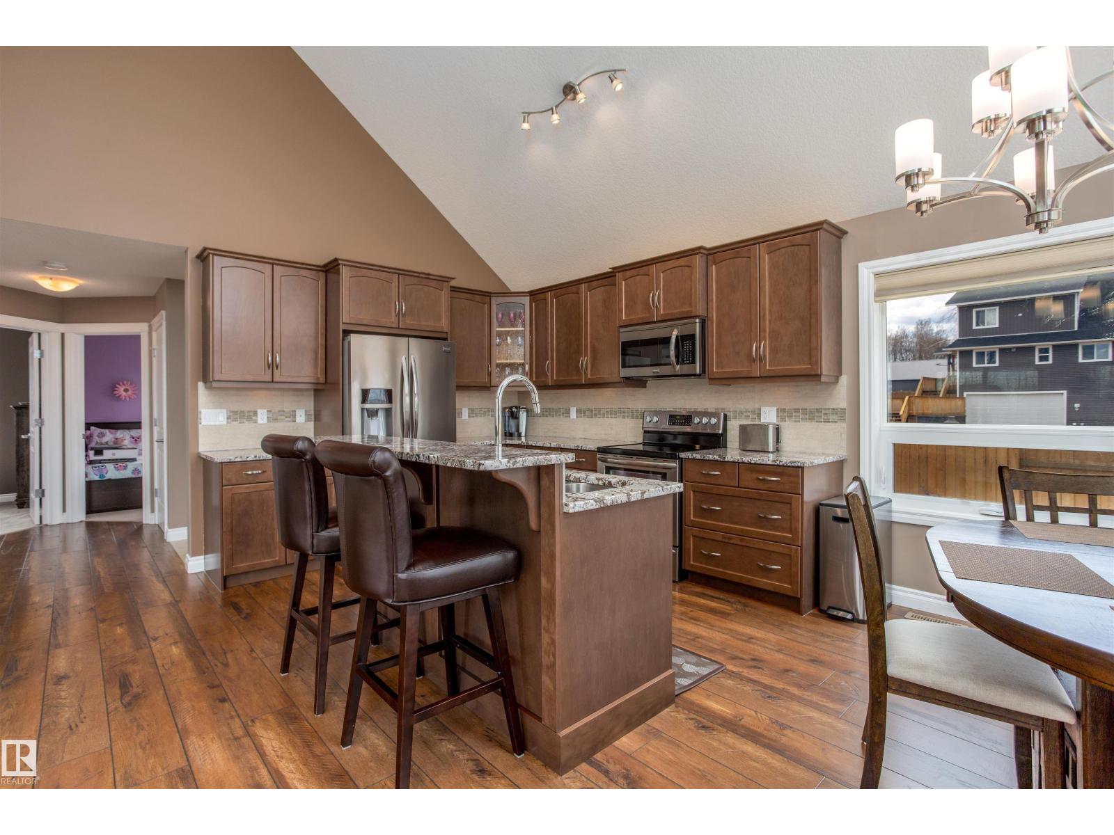 #219 162 PEACE RIVER AV - 9
