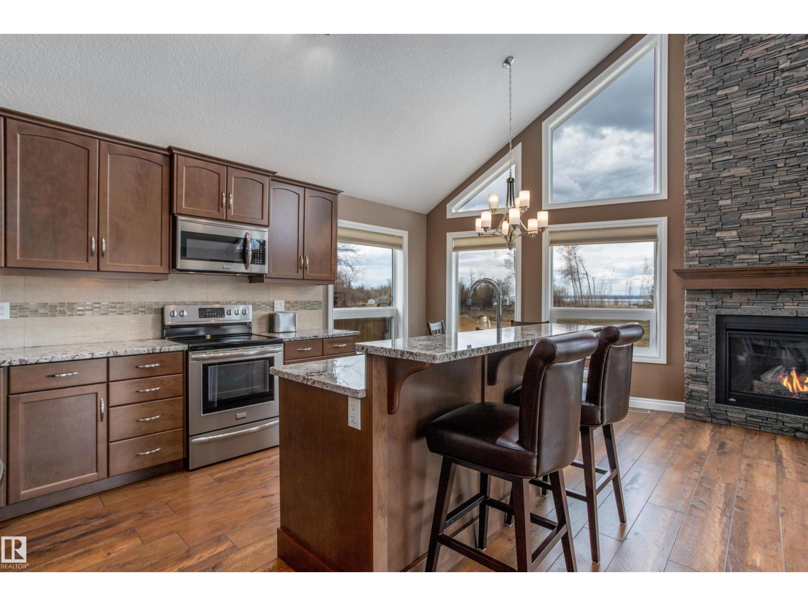 #219 162 PEACE RIVER AV - 4