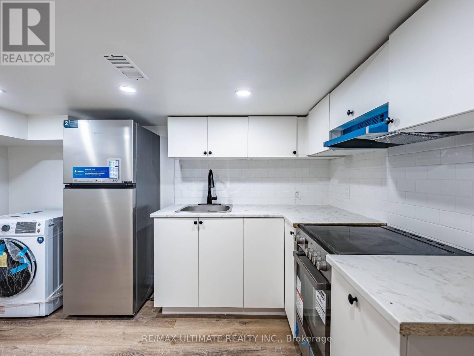 918 OSSINGTON AVENUE - 36