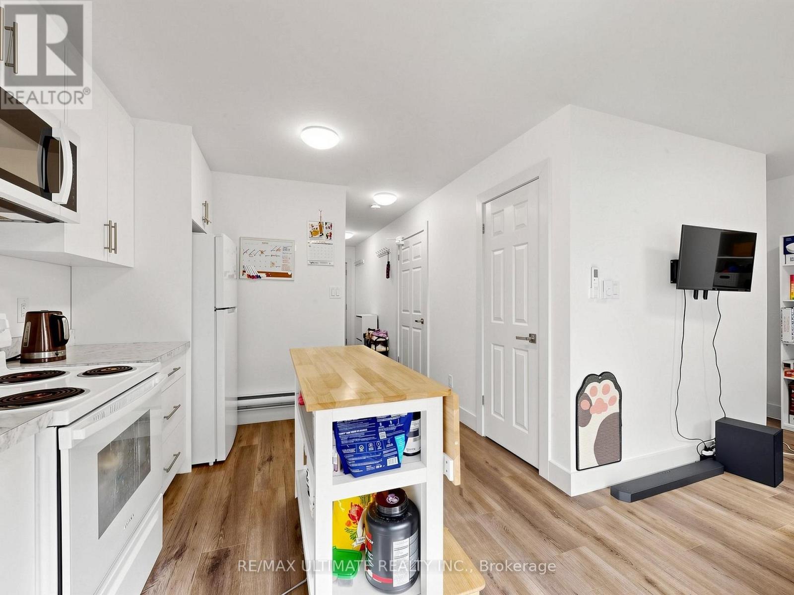 35 BLACKTHORN AVENUE - 37