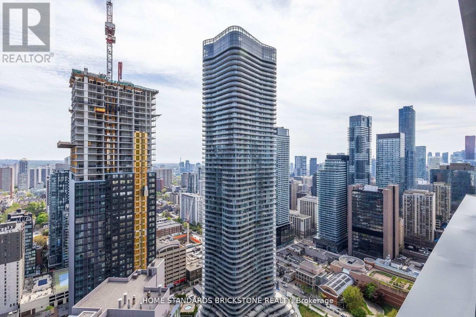 #3907 955 BAY STREET - 34