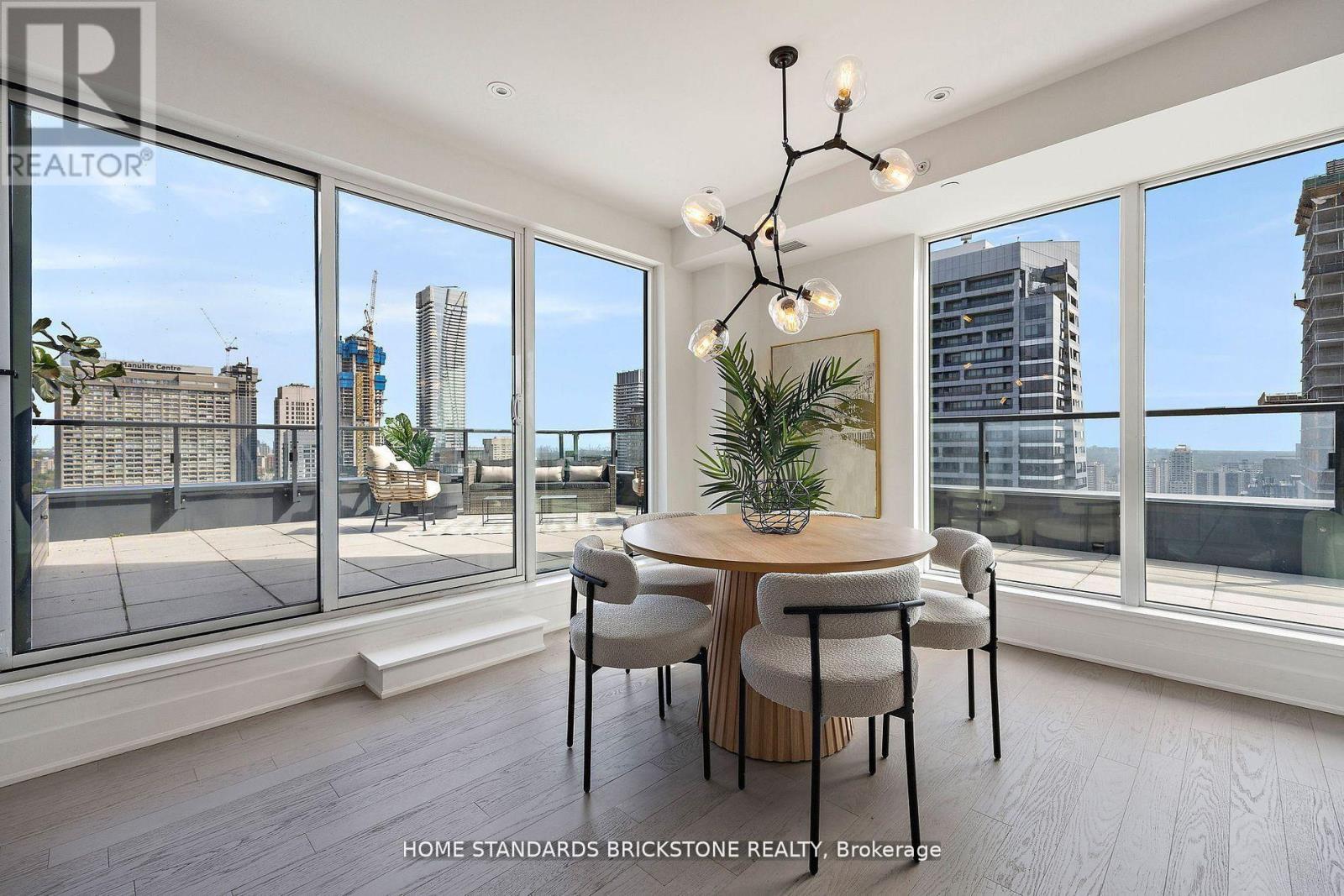 #3907 955 BAY STREET - 2