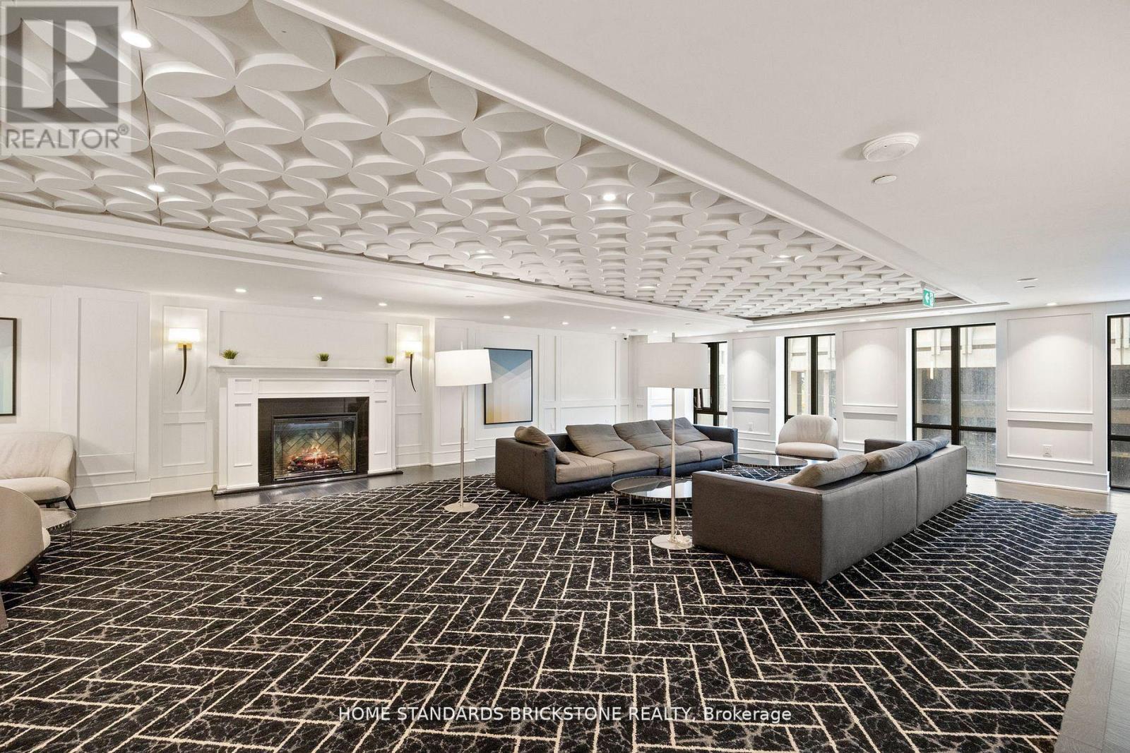 #3907 955 BAY STREET - 31