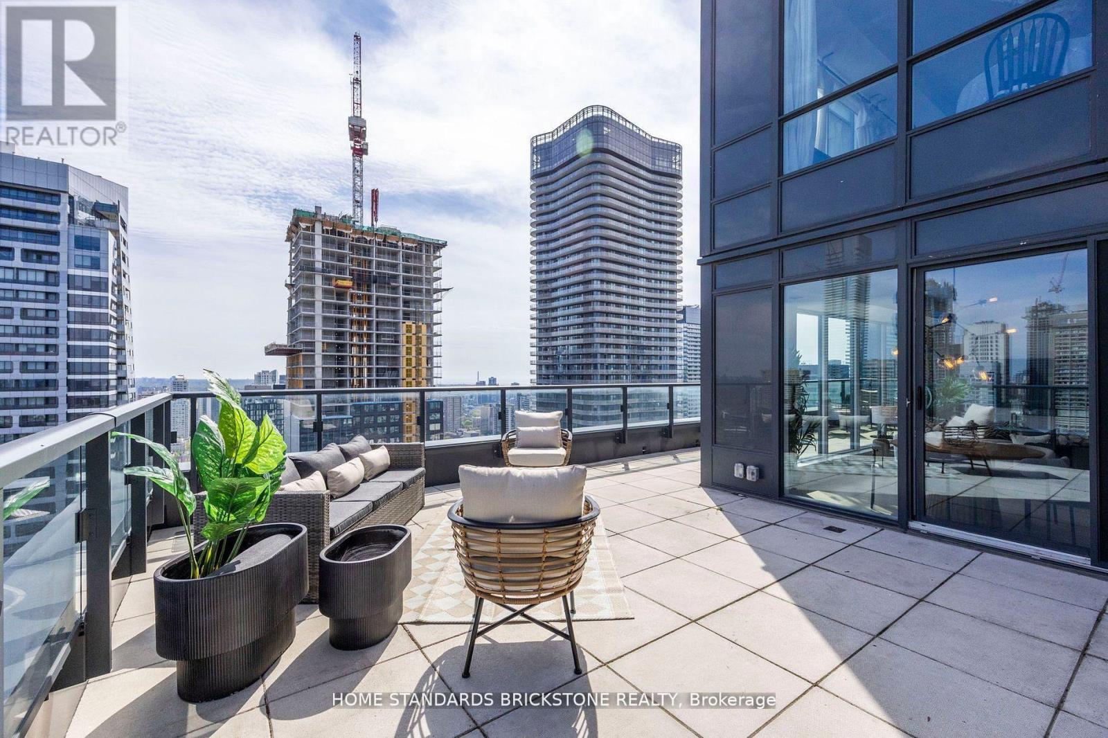 #3907 955 BAY STREET - 5