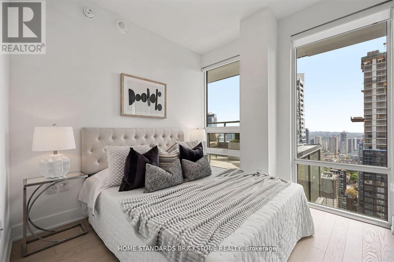 #3907 955 BAY STREET - 22