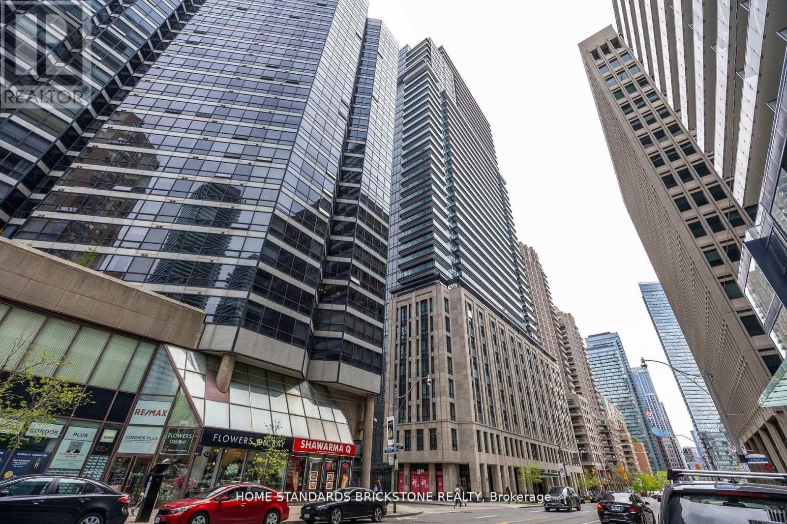 #3907 955 BAY STREET - 32