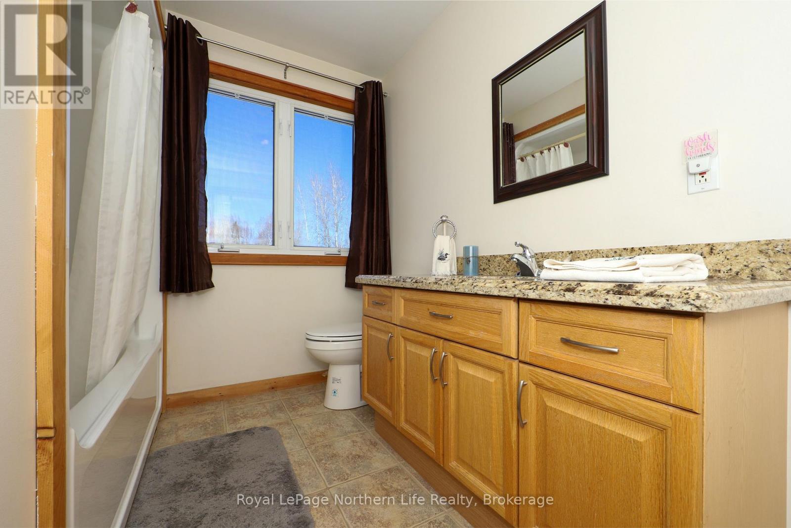 33 WHITE BEAR COURT - 18