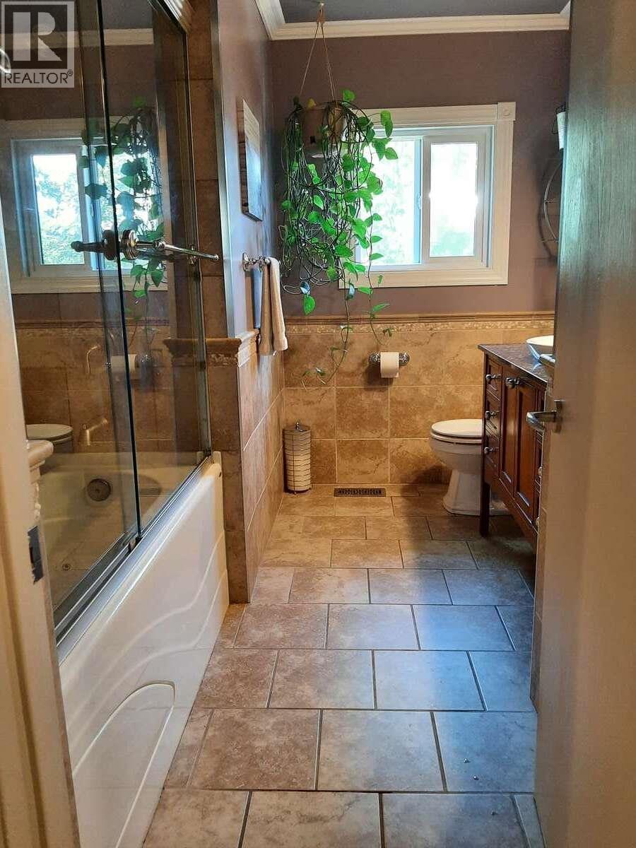 1323 7TH AVENUE - 15