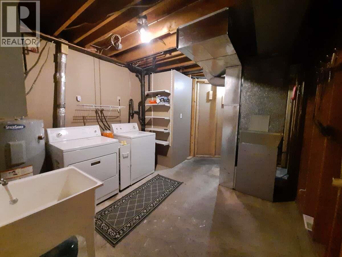 1323 7TH AVENUE - 32