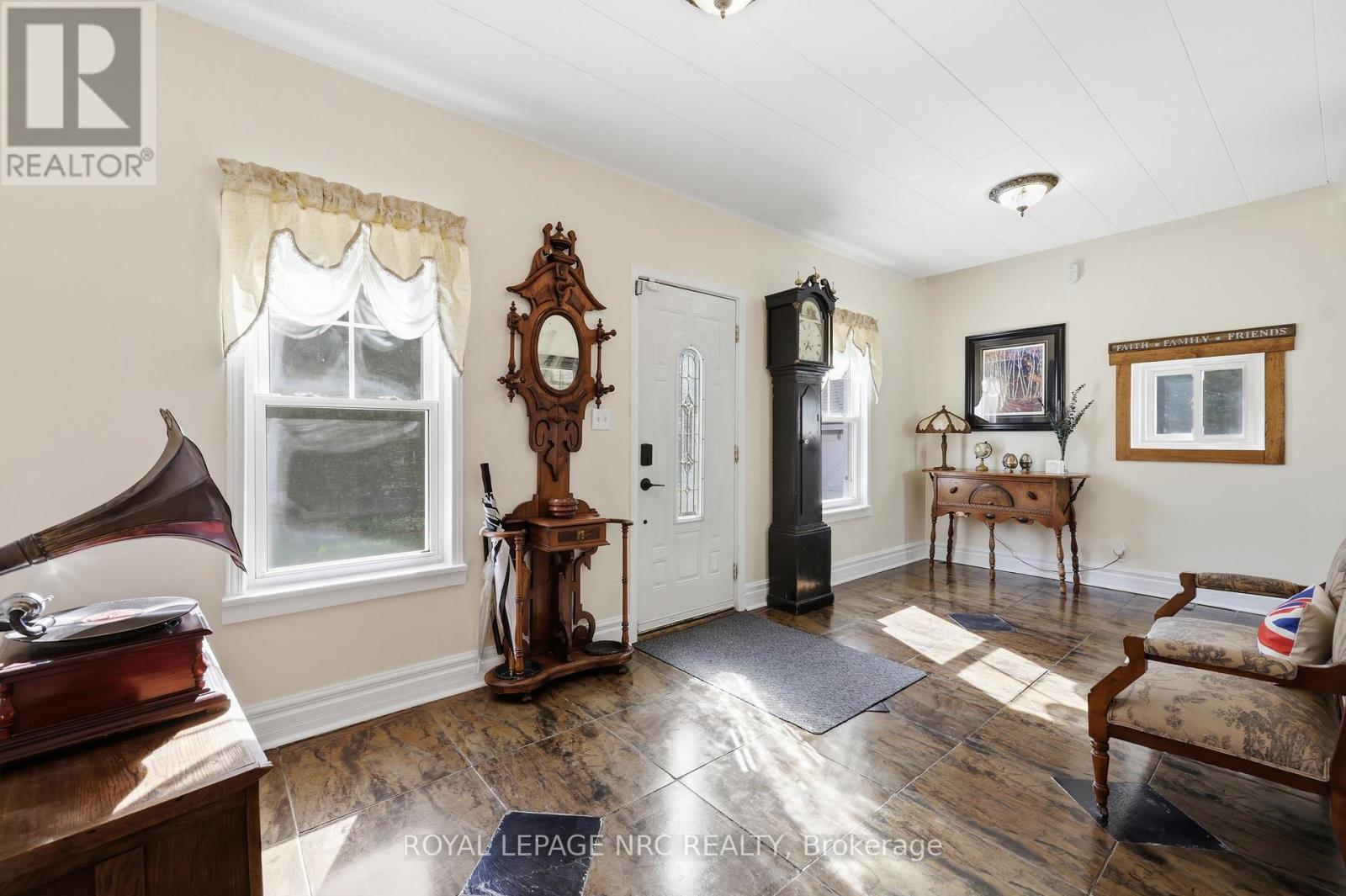 776 CANBORO ROAD - 6