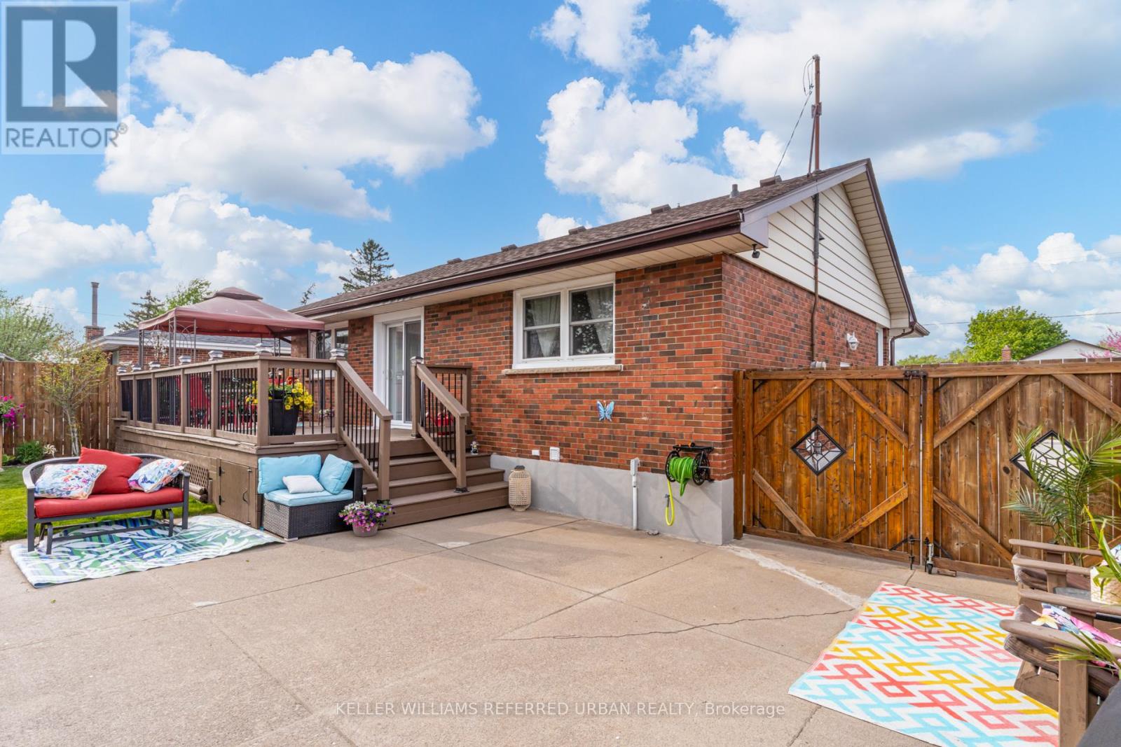 98 DUNCOMBE DRIVE - 48