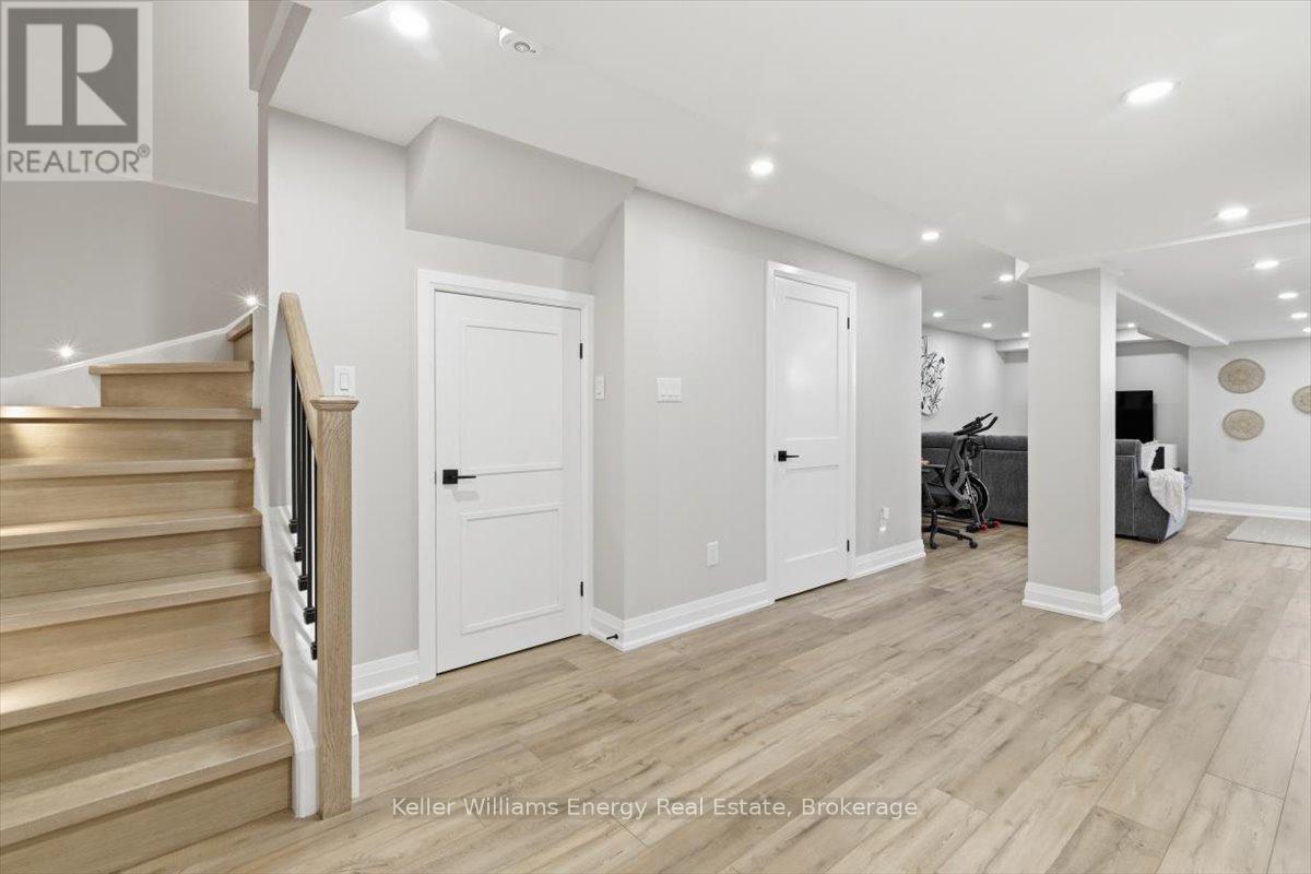 21 DENNY STREET - 25