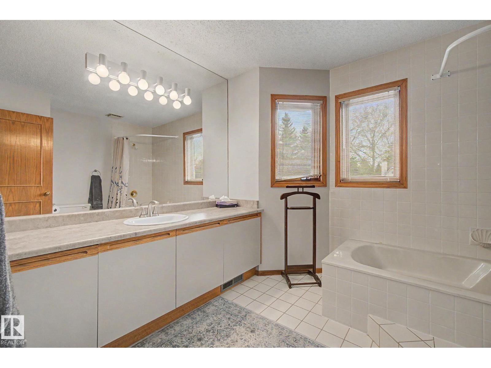 1 FIELDSTONE DR - 38