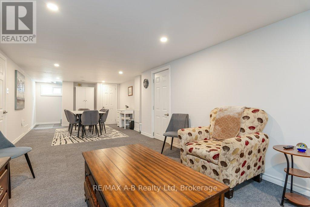 61 MC DONALD STREET - 34
