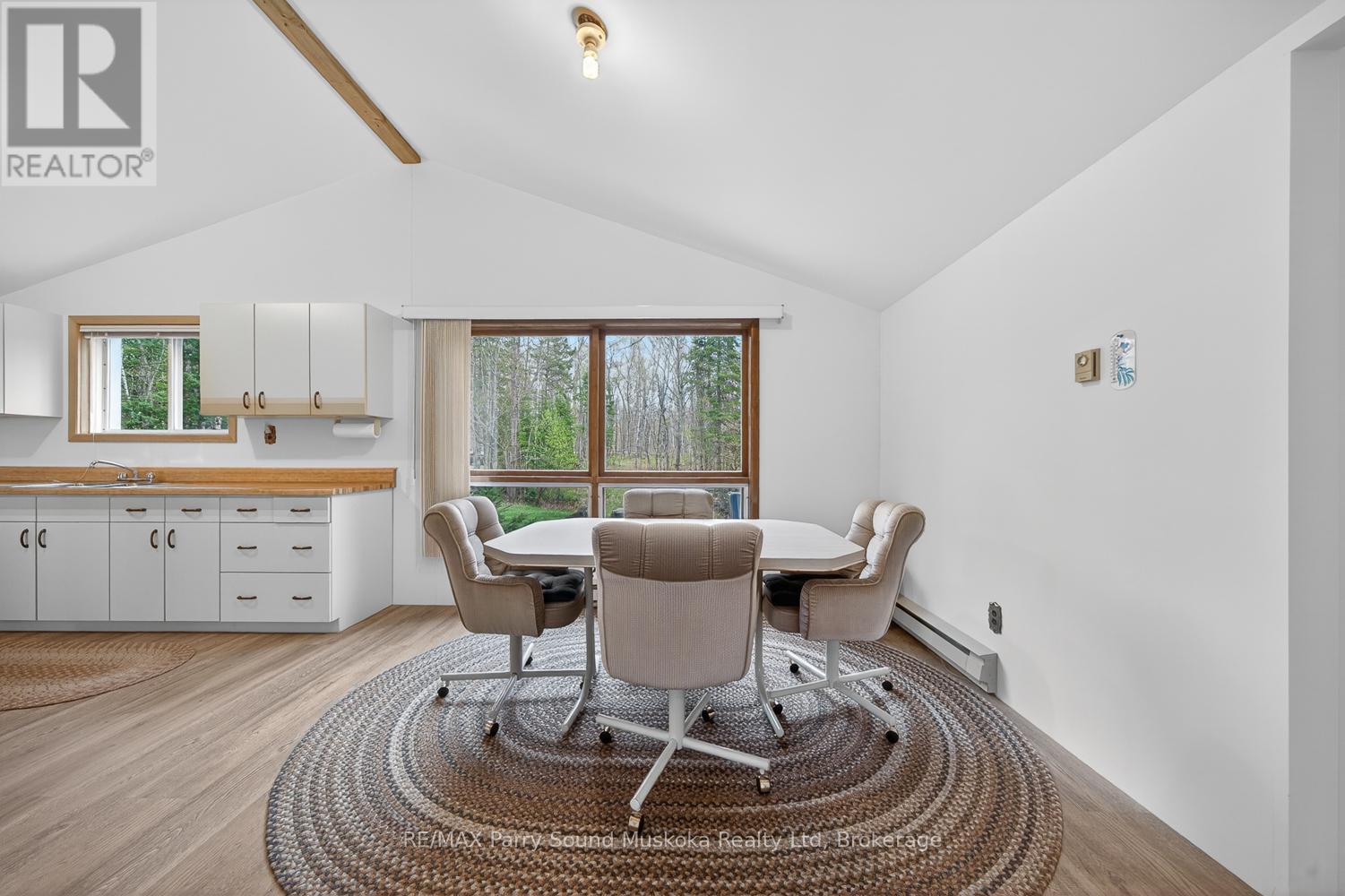 37 SMITHPINE CRESCENT - 19