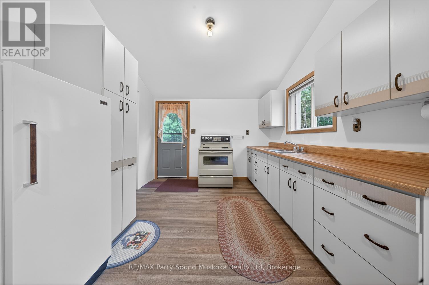 37 SMITHPINE CRESCENT - 20