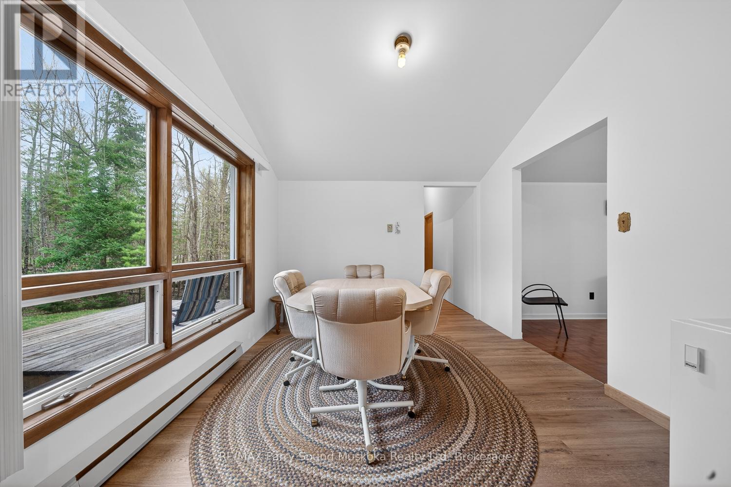 37 SMITHPINE CRESCENT - 21