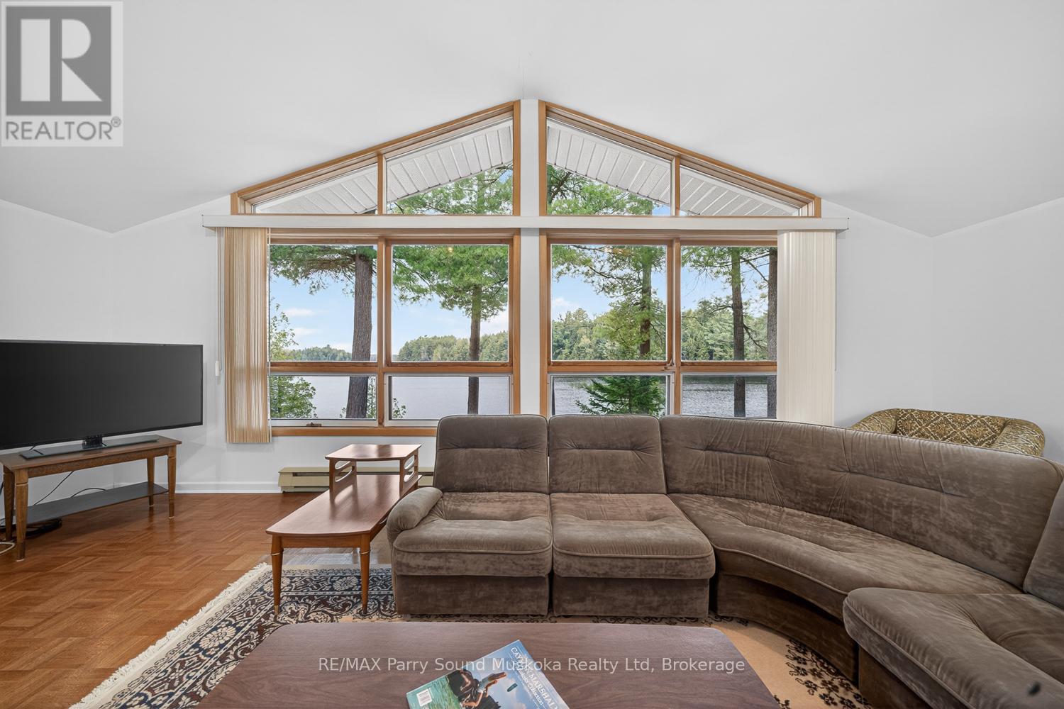 37 SMITHPINE CRESCENT - 25