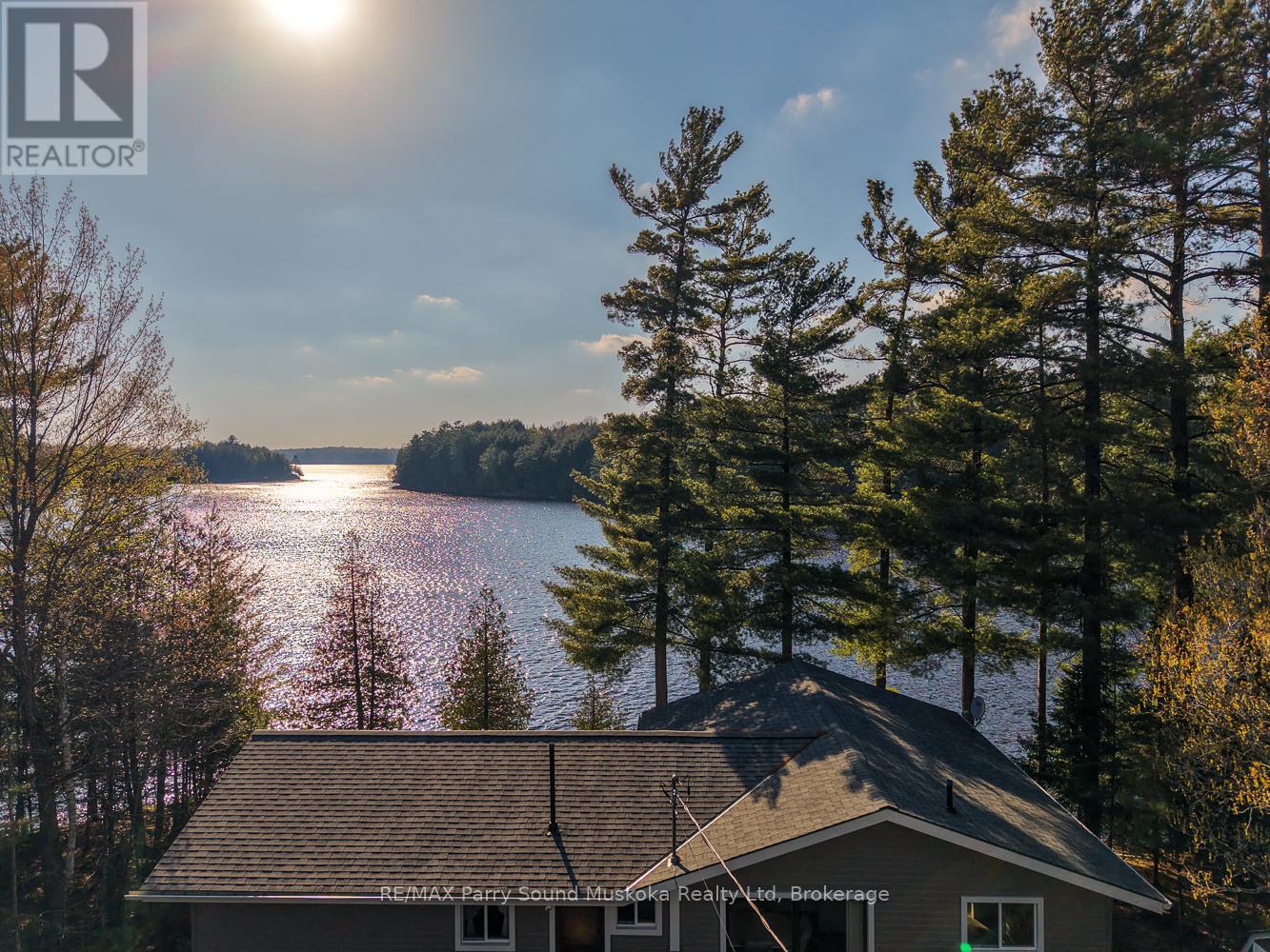 37 SMITHPINE CRESCENT - 4