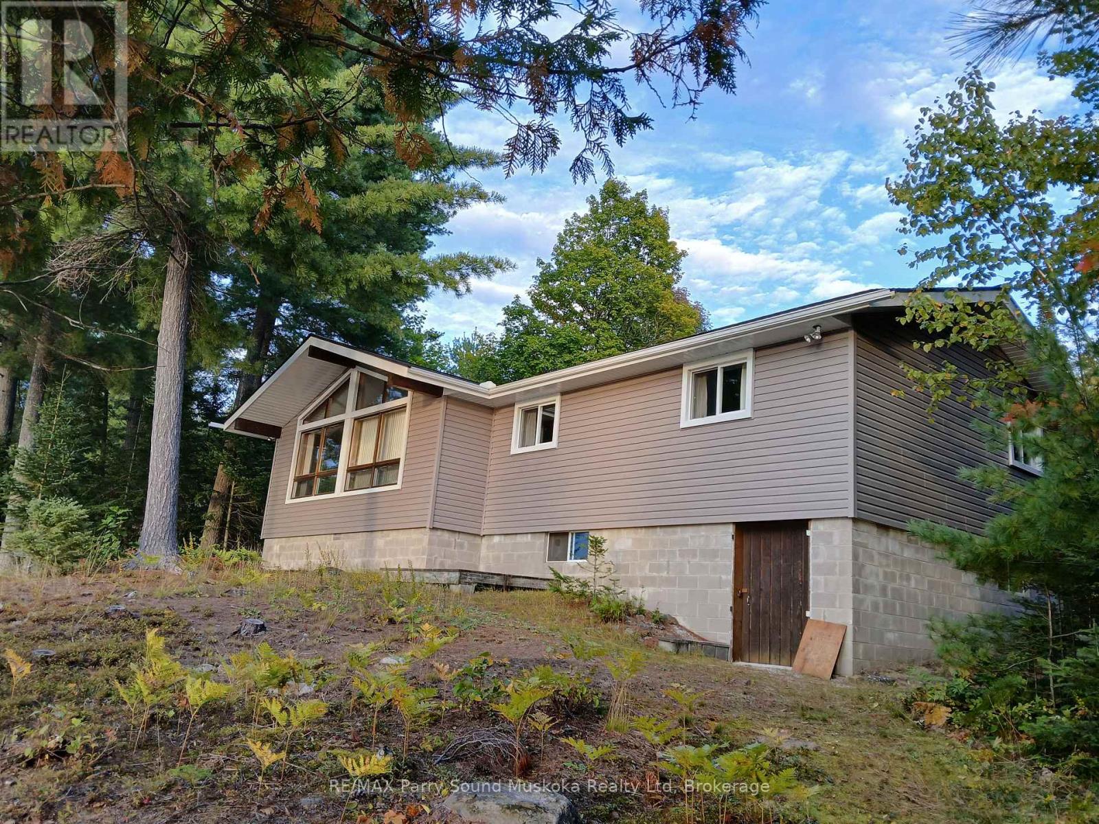 37 SMITHPINE CRESCENT - 49